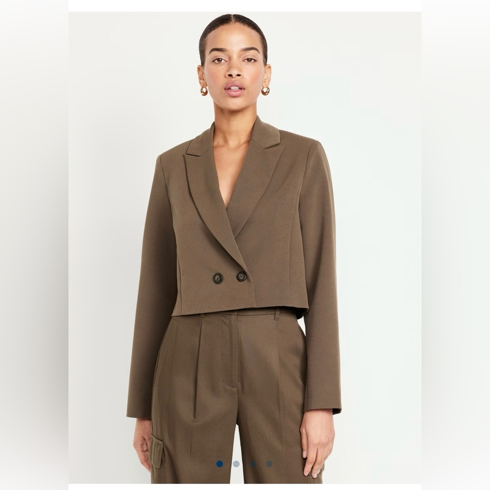 Old Navy olive cropped blazer sz. Medium tall
